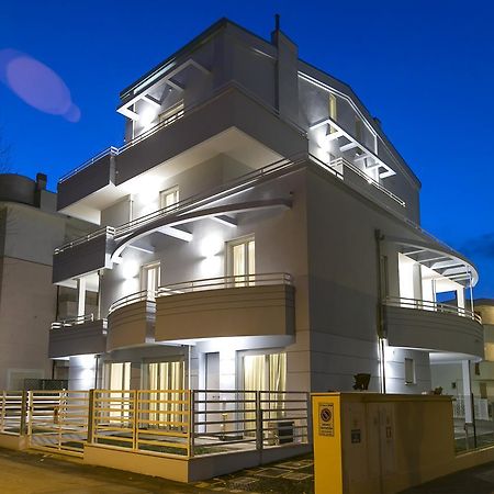 Aparthotel Residenza Riva Azzurra à Rimini Extérieur photo