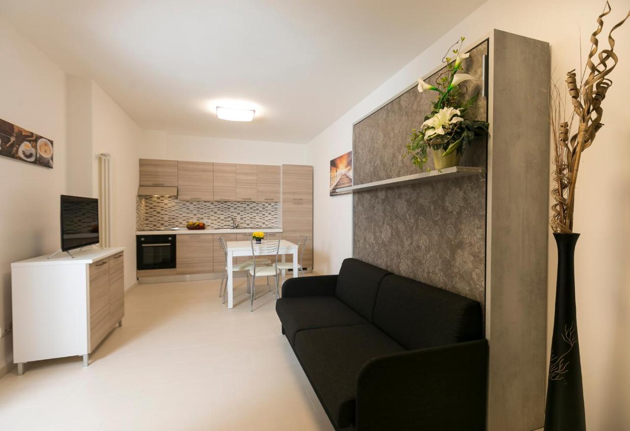 Aparthotel Residenza Riva Azzurra à Rimini Extérieur photo