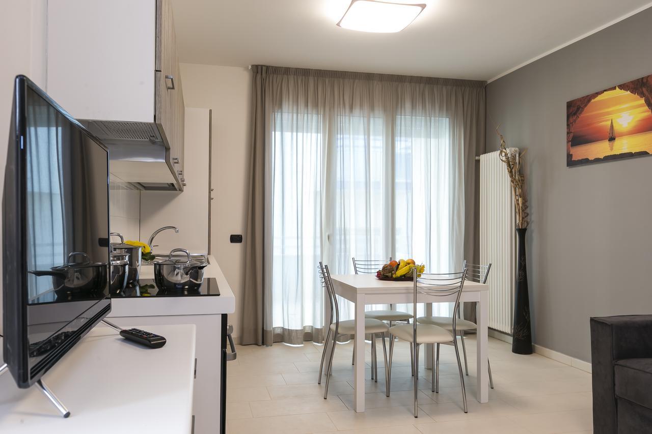 Aparthotel Residenza Riva Azzurra à Rimini Extérieur photo